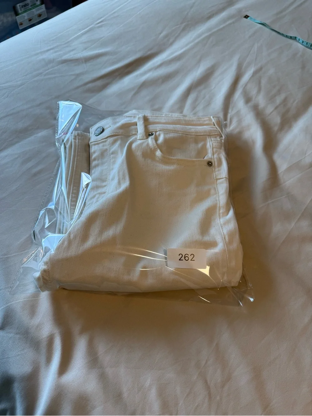 Zara Straight Leg Jeans in Cream
